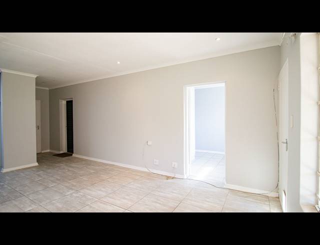 2 BEDROOM SECTIONAL TITLE FOR SALE IN SUNAIR PARK